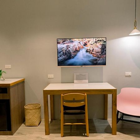 Madonna Hometel And Suites New Pandan パナボ エクステリア 写真