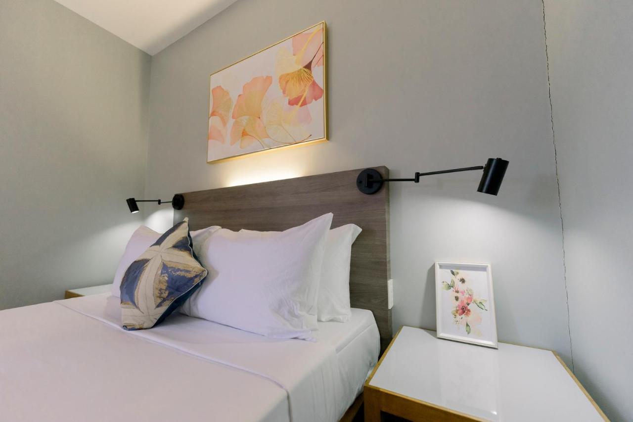 Madonna Hometel And Suites New Pandan パナボ エクステリア 写真