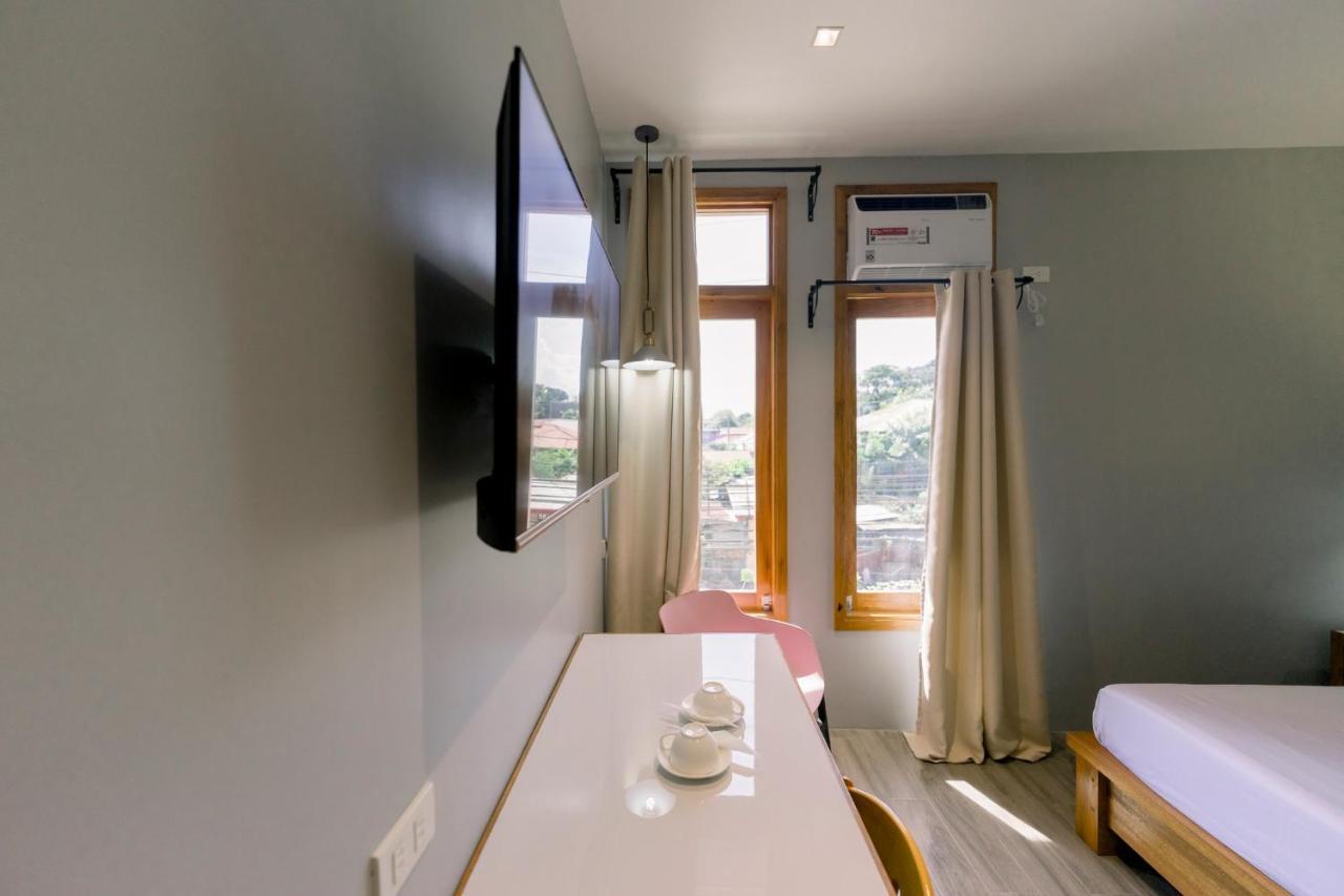Madonna Hometel And Suites New Pandan パナボ エクステリア 写真