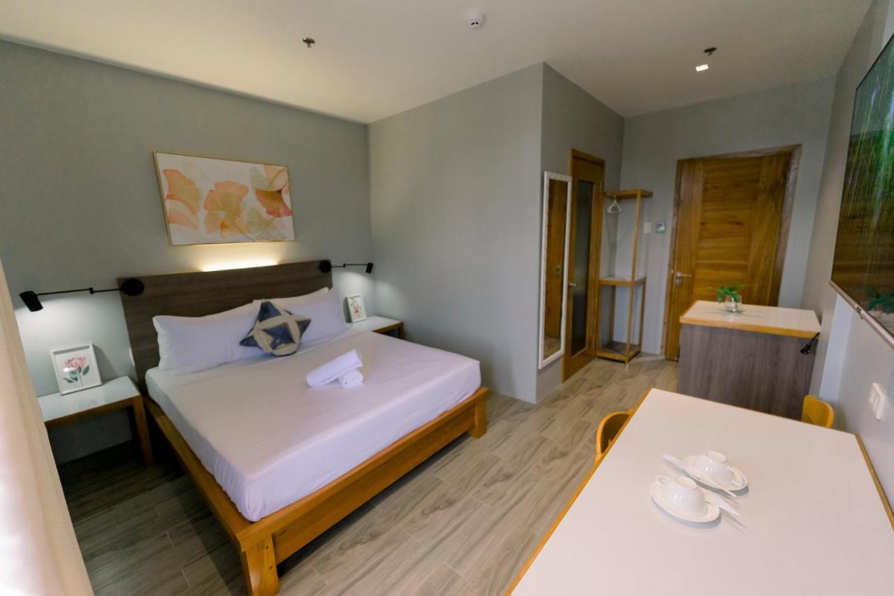 Madonna Hometel And Suites New Pandan パナボ エクステリア 写真