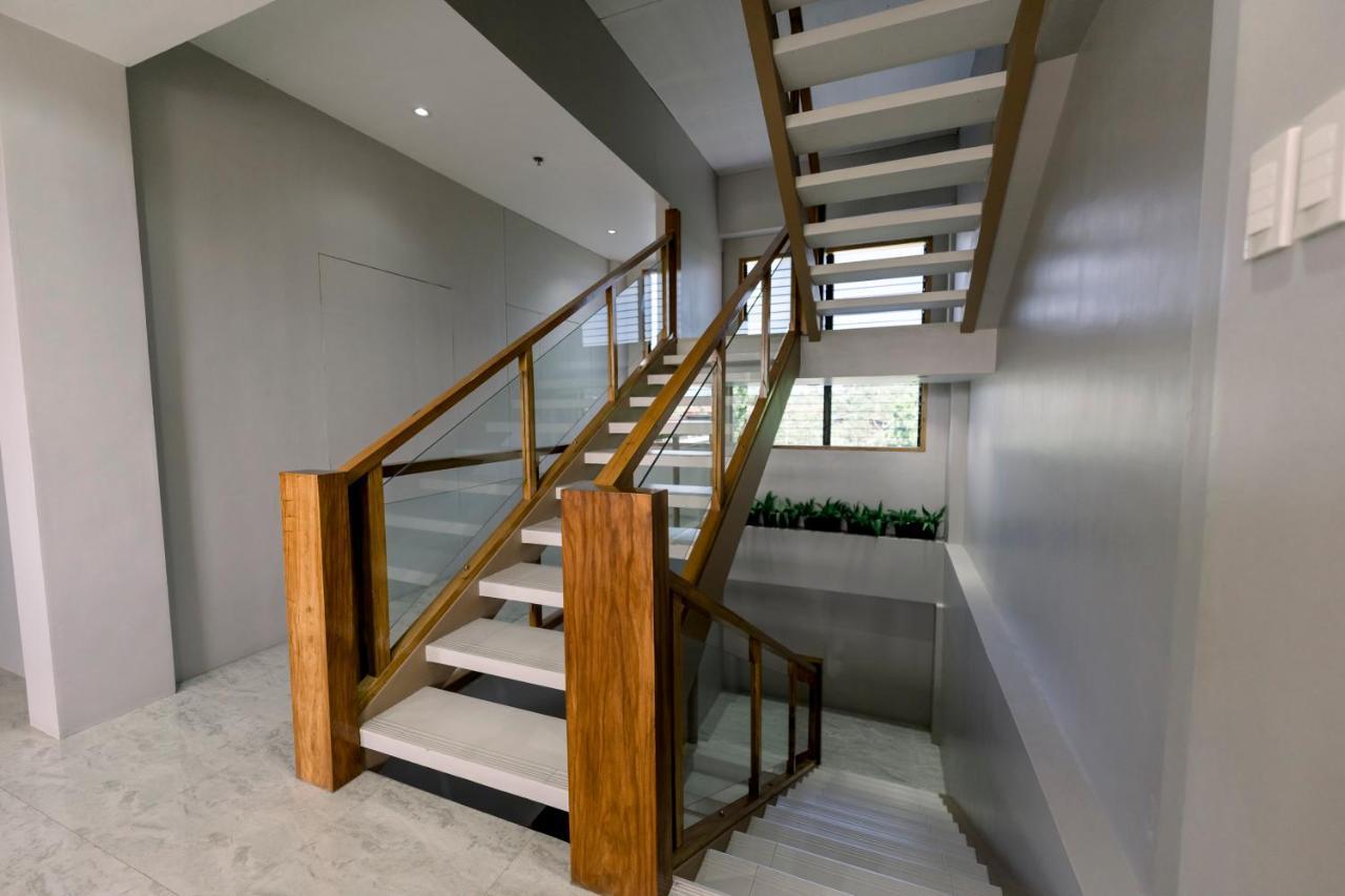 Madonna Hometel And Suites New Pandan パナボ エクステリア 写真