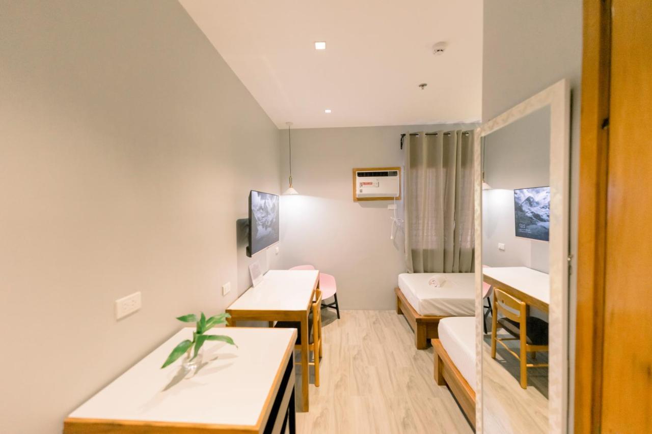 Madonna Hometel And Suites New Pandan パナボ エクステリア 写真