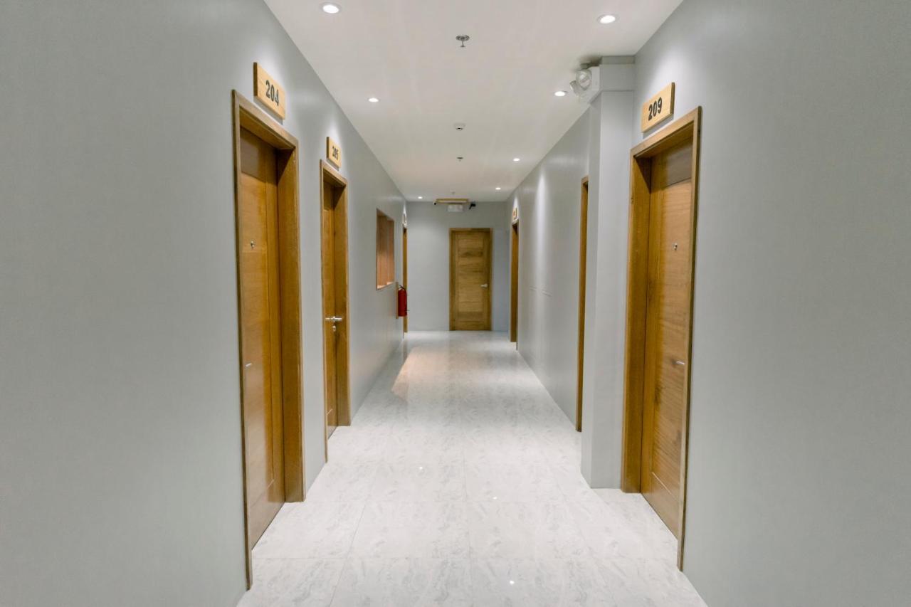 Madonna Hometel And Suites New Pandan パナボ エクステリア 写真