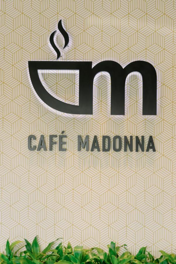 Madonna Hometel And Suites New Pandan パナボ エクステリア 写真